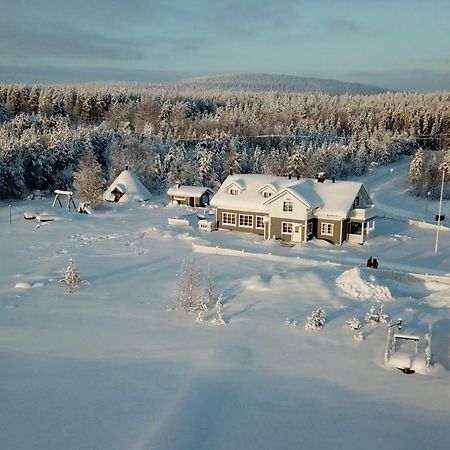 Miekojaervi Resort Pello Esterno foto